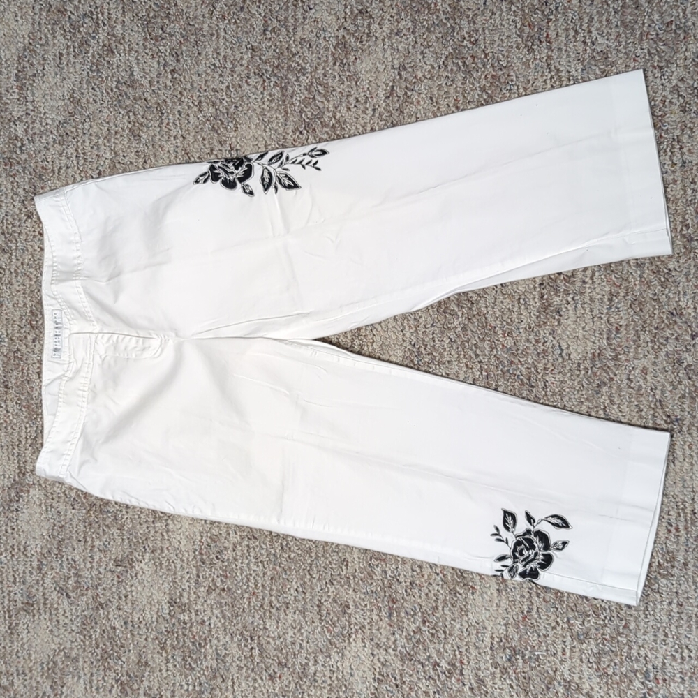 Ladies Geoffrey Bean Sport stretch size 10 crop pants